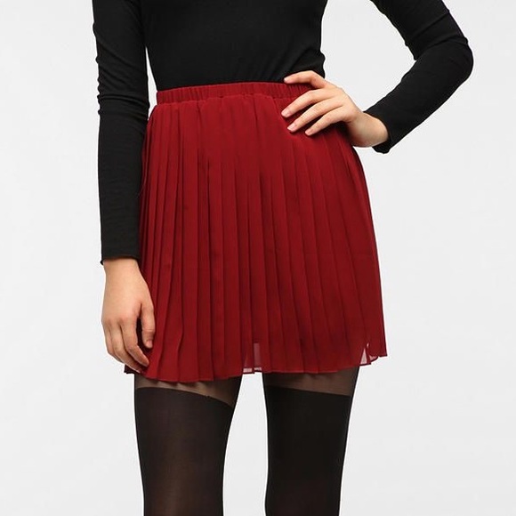 Urban Outfitters red pleated mini skirt, size XS. - Picture 1 of 5